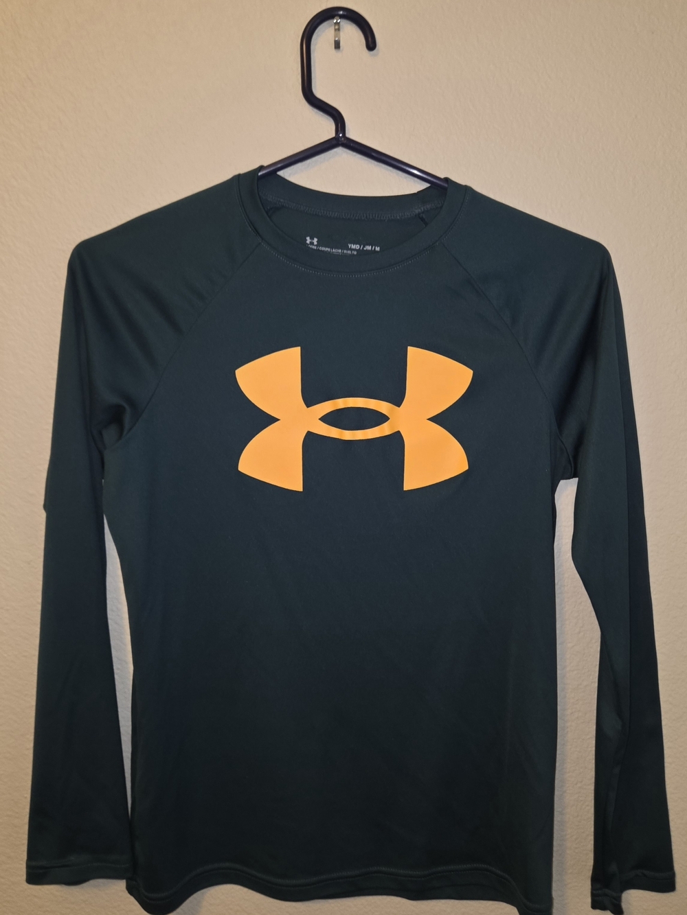Under Armour - Heat Gear - Boys - Medium - Tech Performance Shirt
